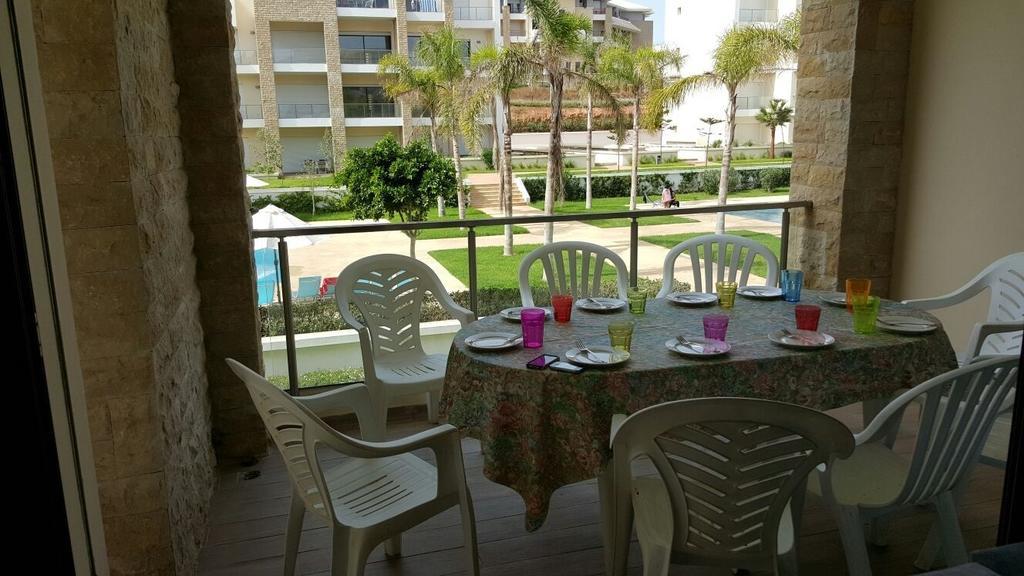 Plage Des Nations Apartment Sidi Bouqnadel Oda fotoğraf